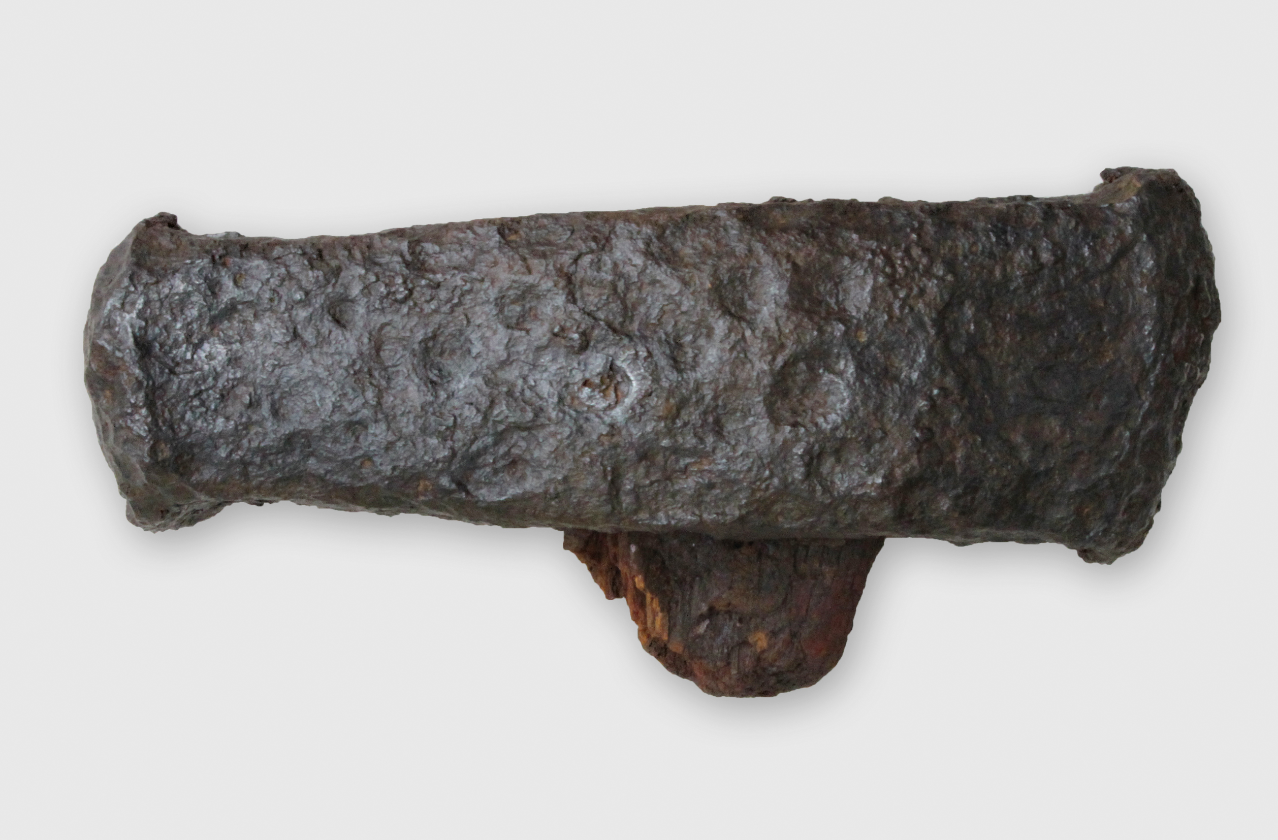 Eisenhammer aus dem Bereich des mittelalterlichen Eisenverhüttungplatzes im Dürsteltal bei Langenbruck