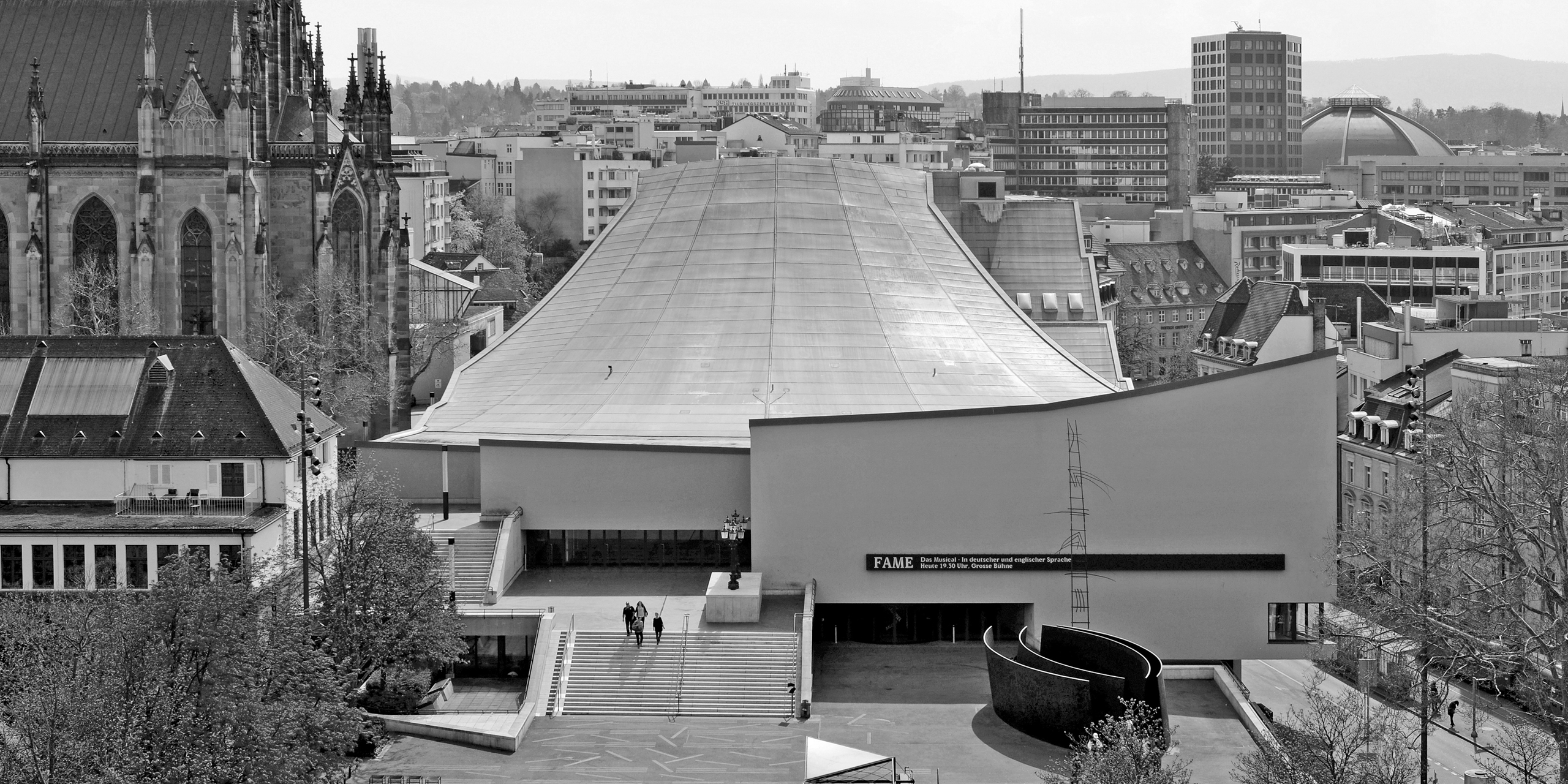 BS – Zwischen Steinenberg und Aeschenplatz. Theater Basel