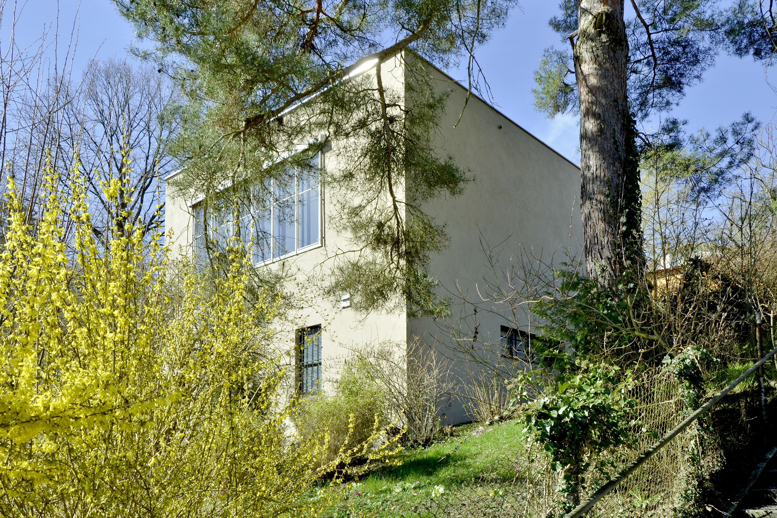 BS – Riehen. Wohn- und Atelierhaus Kind-Damira