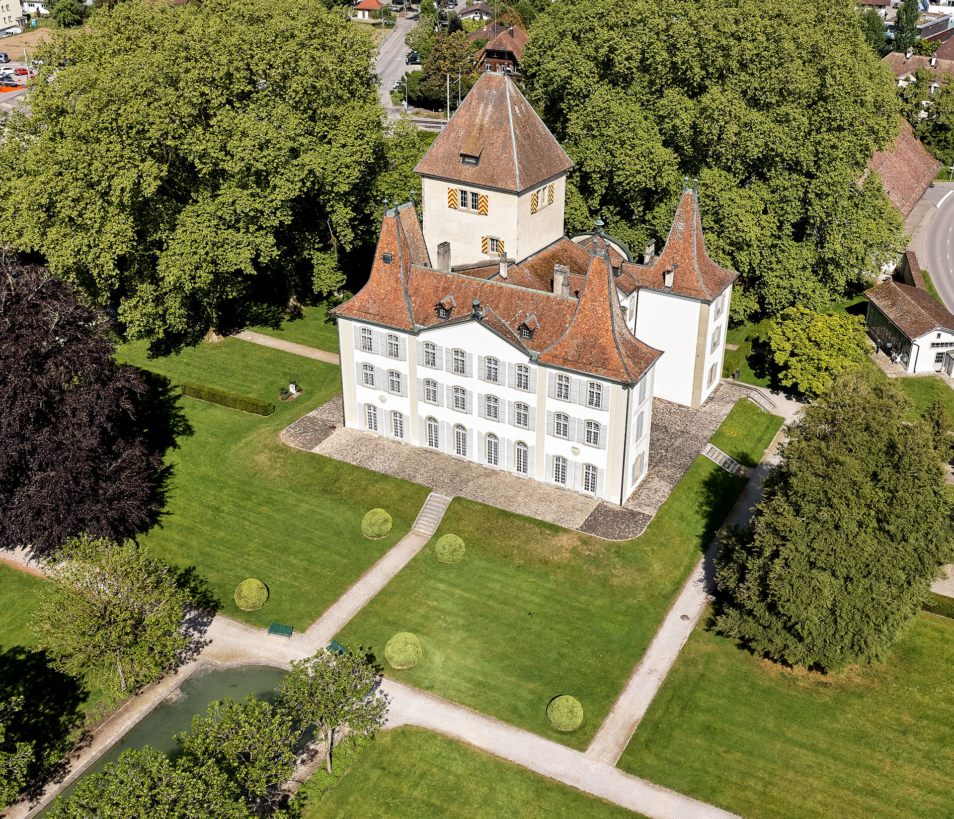Schloss Jegenstorf aus der Vogelperspektive