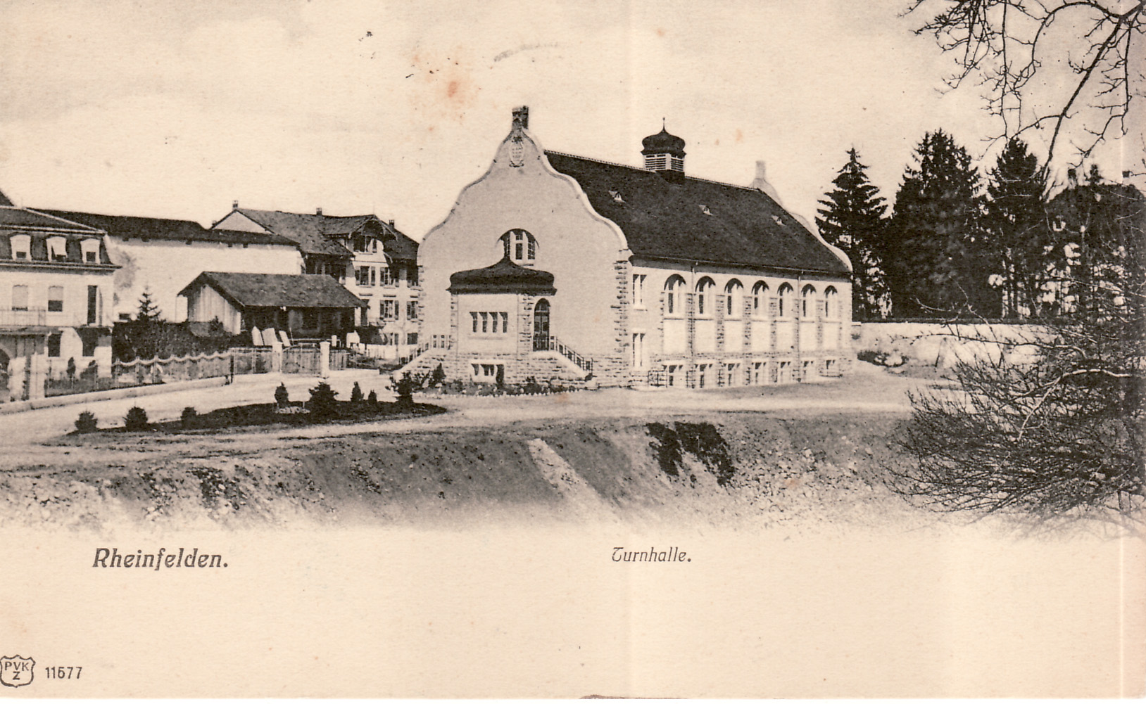 Ansichtskarte der Turnhalle um 1907.