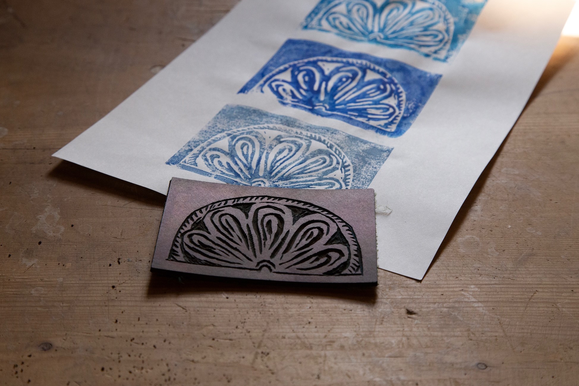 Palmettenmotiv aus der karolingischen Chorschranke