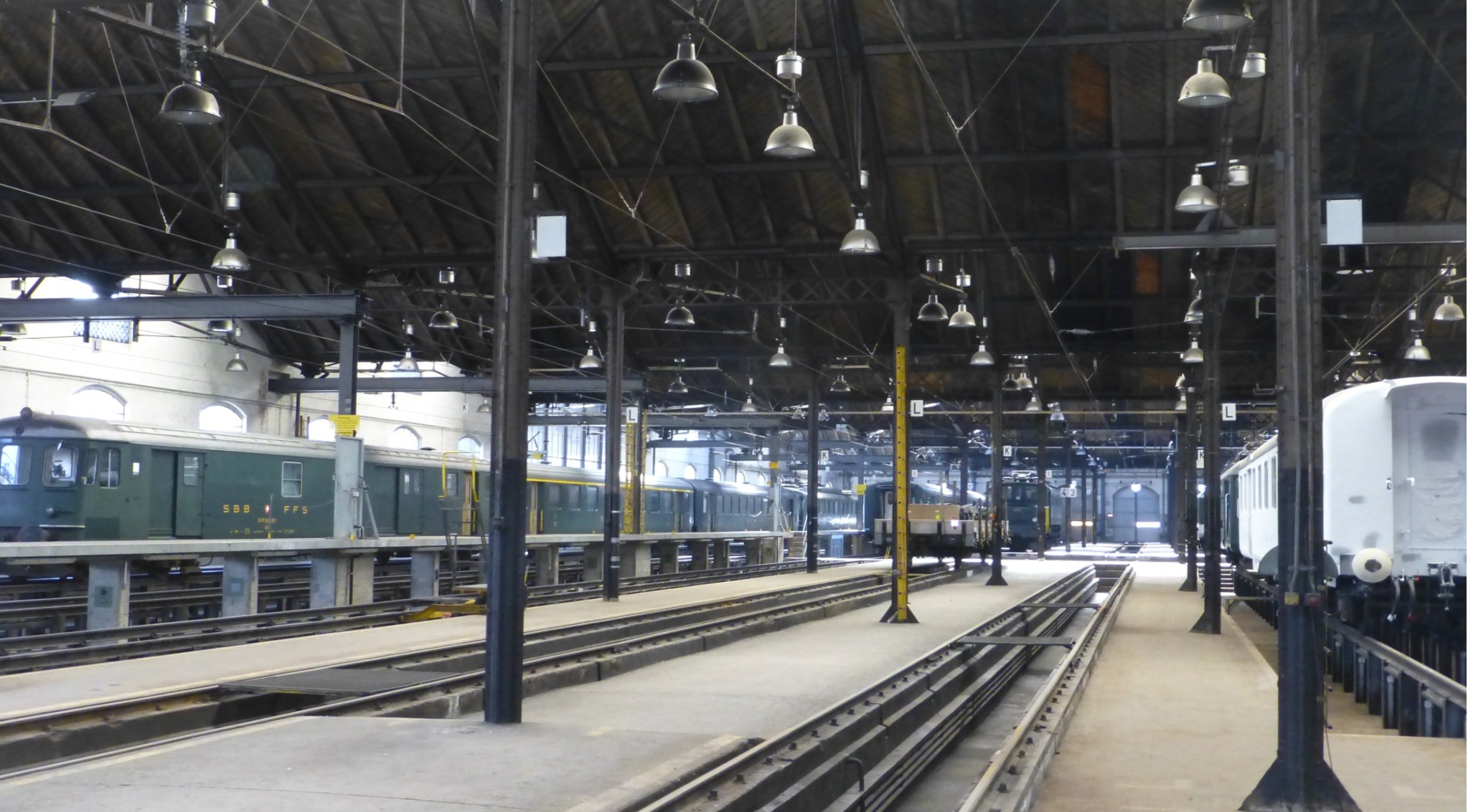 Das denkmalgeschützte Lokomotivdepot F von Innen, Aufnahme von 2015, noch vor der umfassenden Renovierung