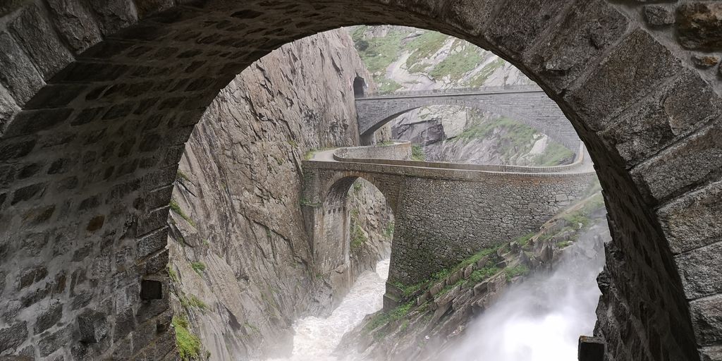 Die Brücken in der Schöllenen bei Andermatt