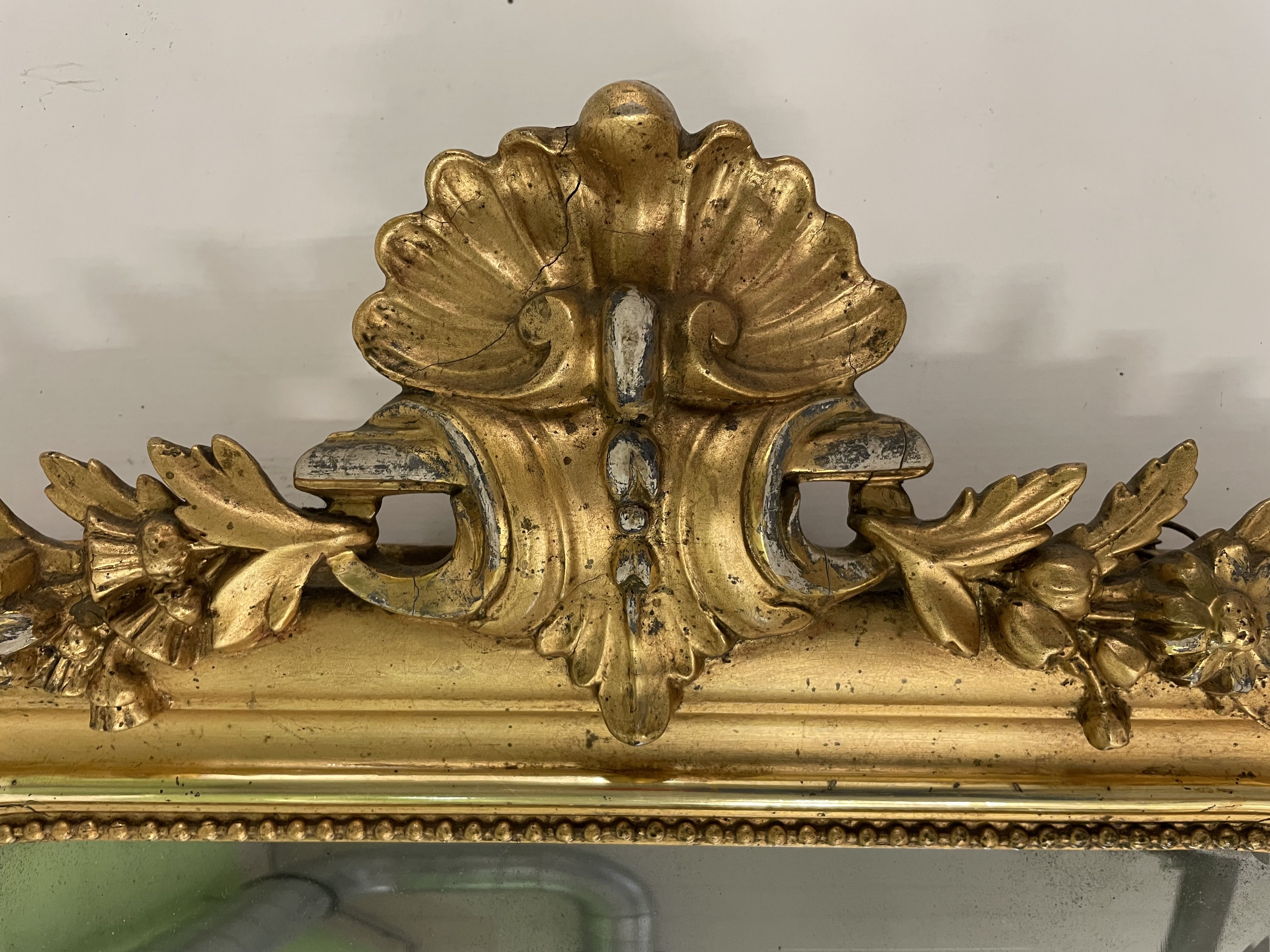 Detail vergoldeter Spiegel