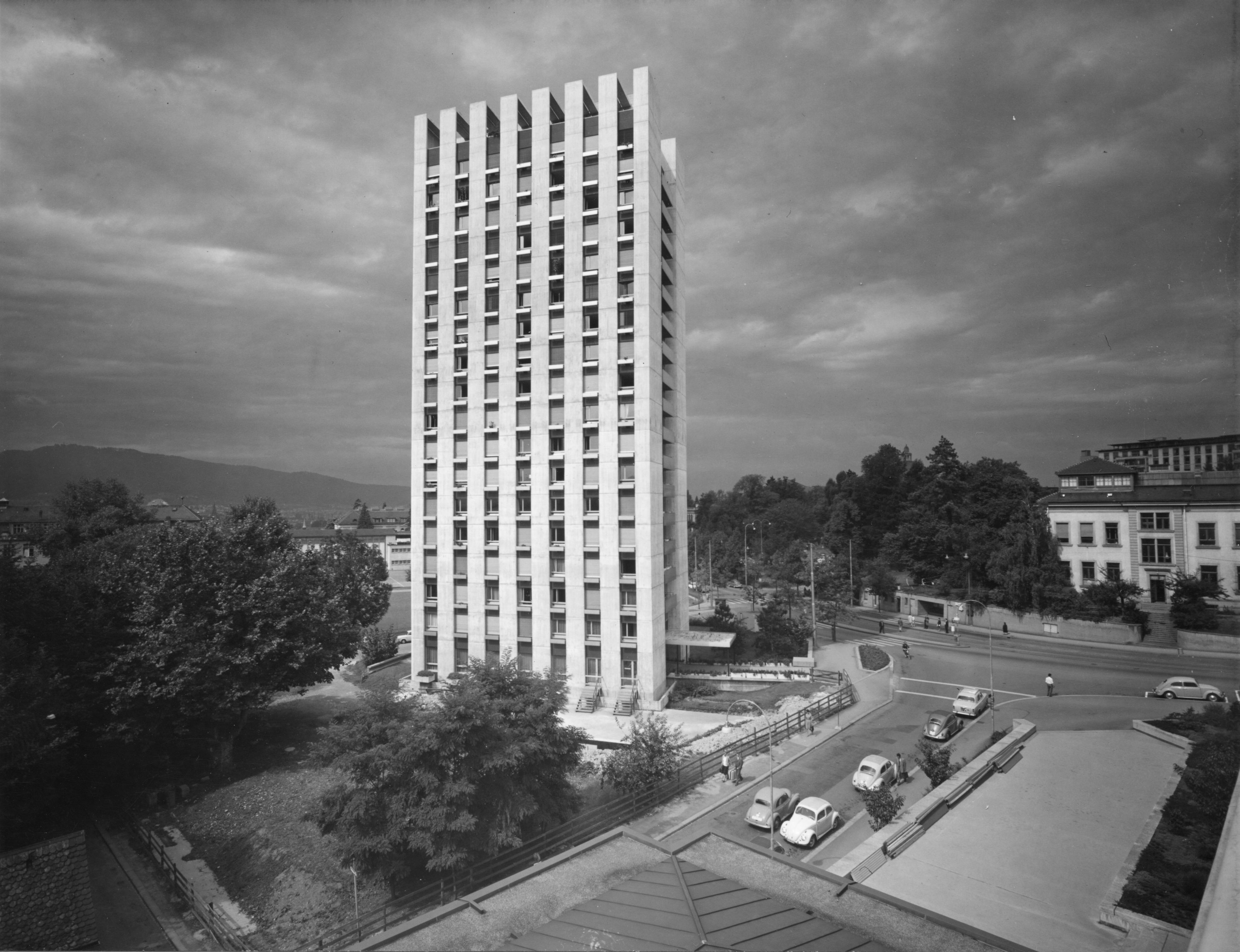 modulare Arbeitsräume im ehemaligen Personalhaus des Universitätsspitals Zürich, Schwesternhochhaus, Plattenstrasse 10, Zürich