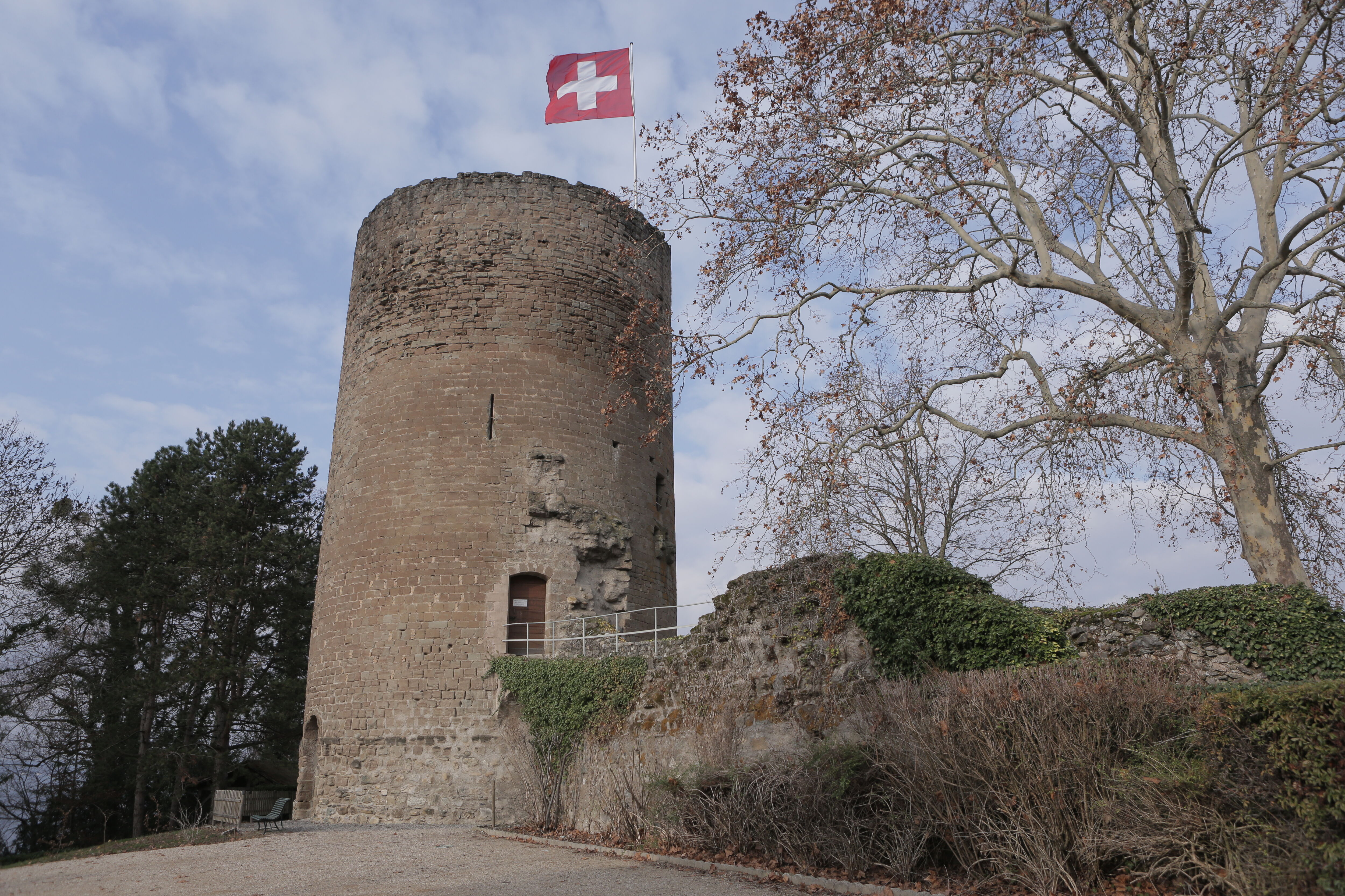 La tour d'Hermance par beau temps