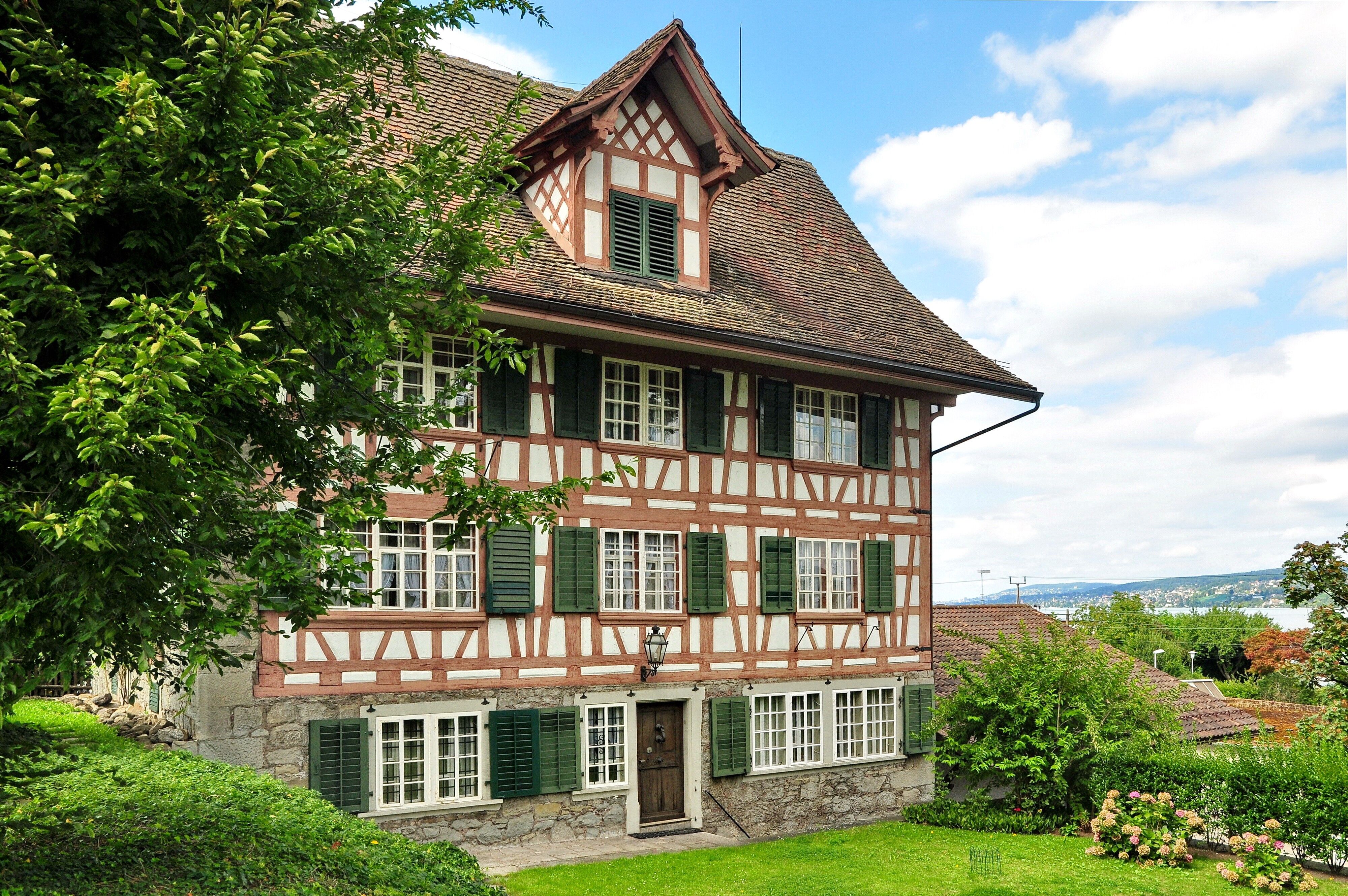 Aussenansicht Agentenhaus in Horgen