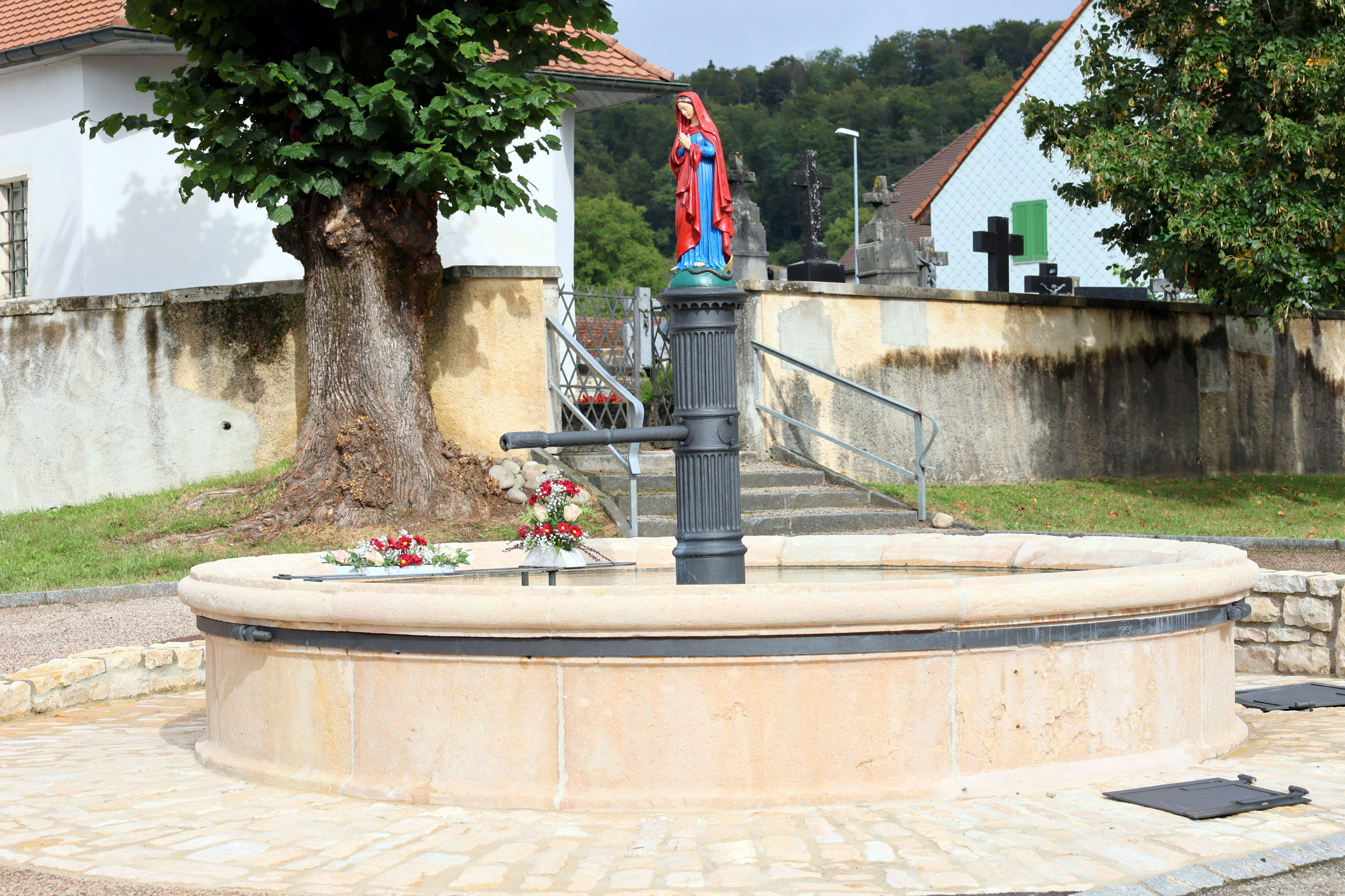 Fontaine Notre-Dame Damvant